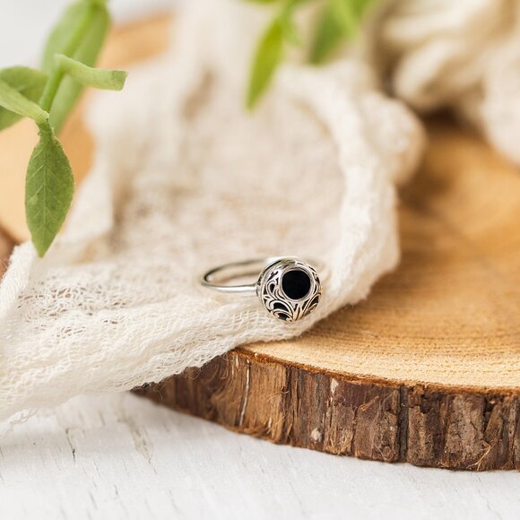 Recycled Antique Black Depression Glass Sterling Adjustable Vintage Lace Ring - Picture 4 of 6